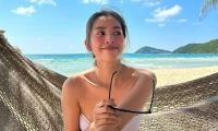 Ám chỉ độc thân, Hoa hậu Tiểu Vy khoe bikini siêu nhỏ giữa tin yêu diễn viên Thái Lan